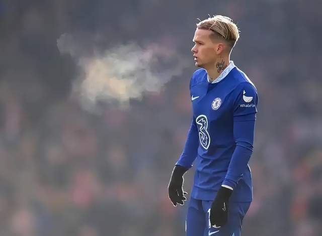 是乌克兰足, 边锋穆德里