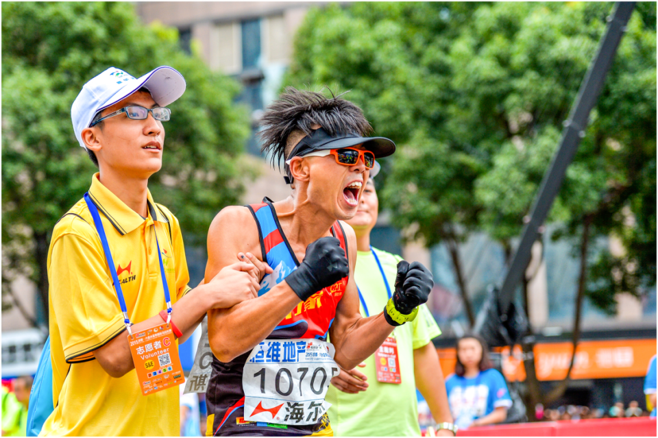 丁毅, 多渠道拓展